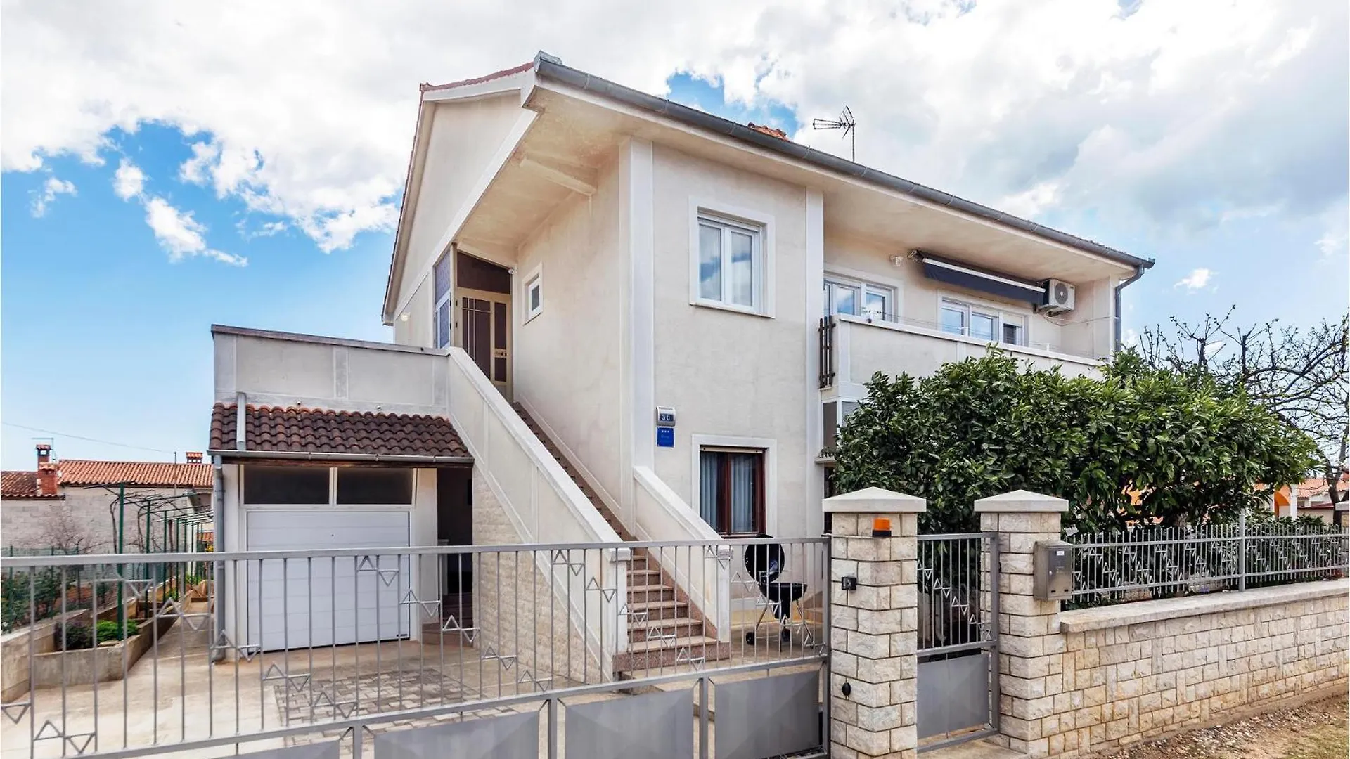 3 Bedroom Awesome Apartment In 普拉