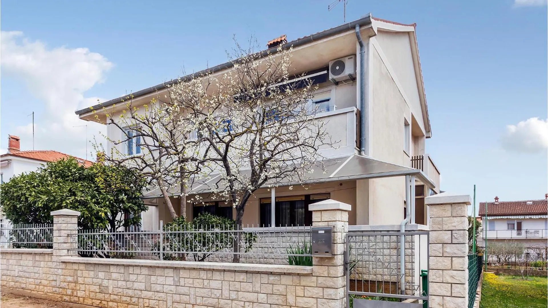 3 Bedroom Awesome Apartment In 普拉