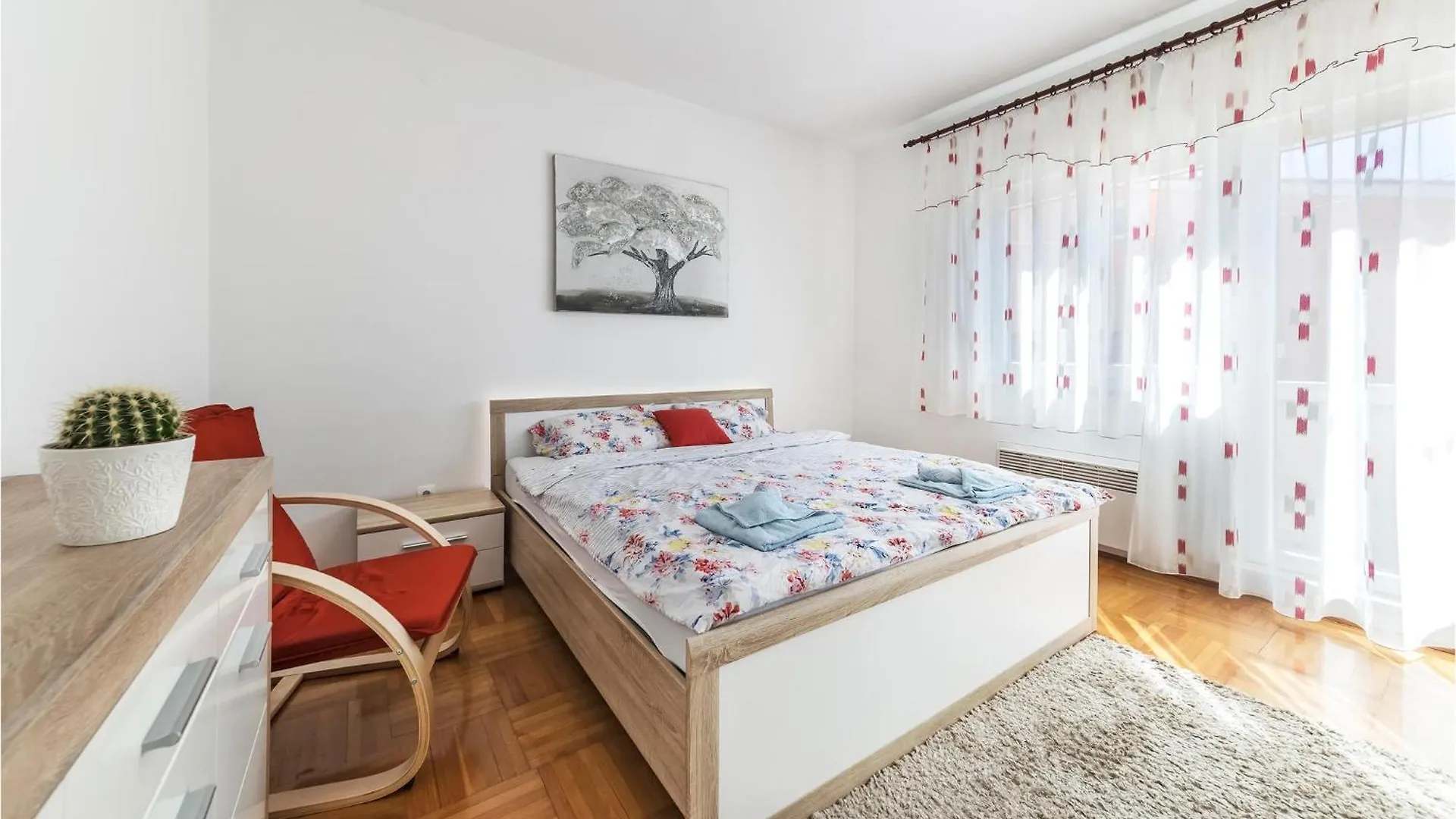 3 Bedroom Awesome Apartment In 普拉
