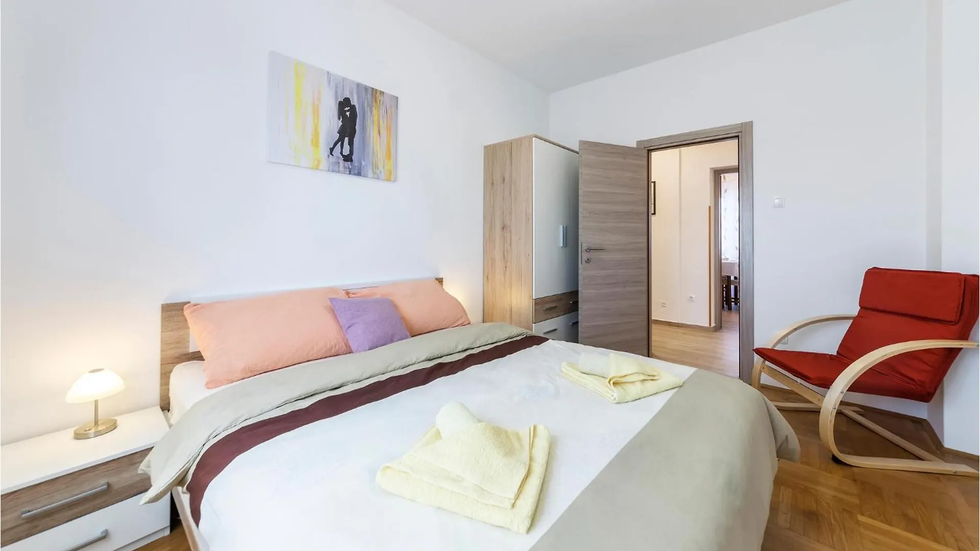3 Bedroom Awesome Apartment In 普拉