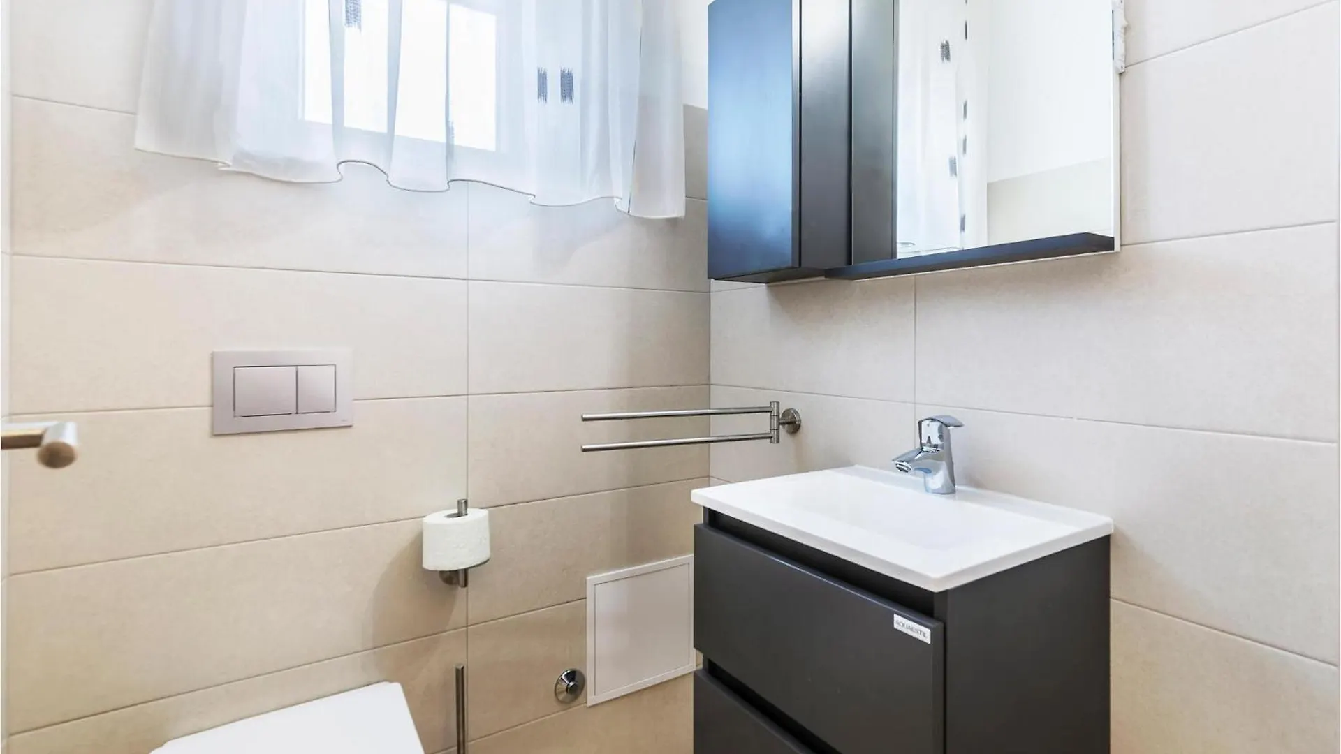 3 Bedroom Awesome Apartment In 普拉 克罗地亚